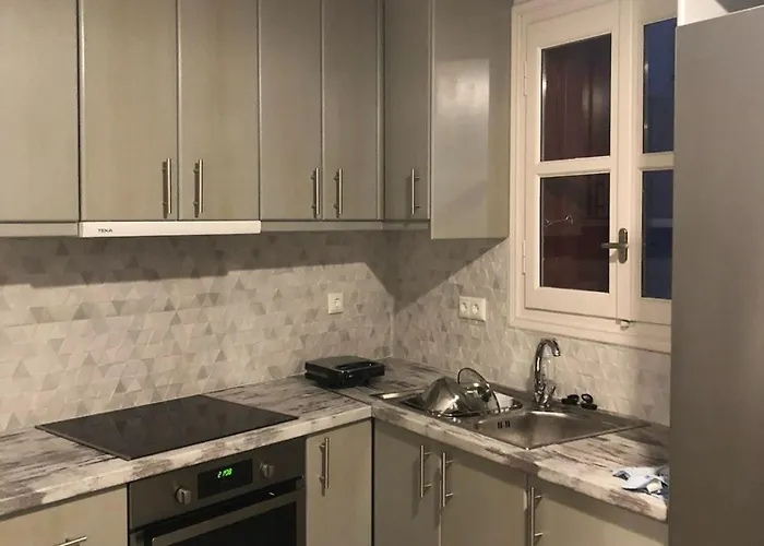 Cozy In Naxos Center Apartment